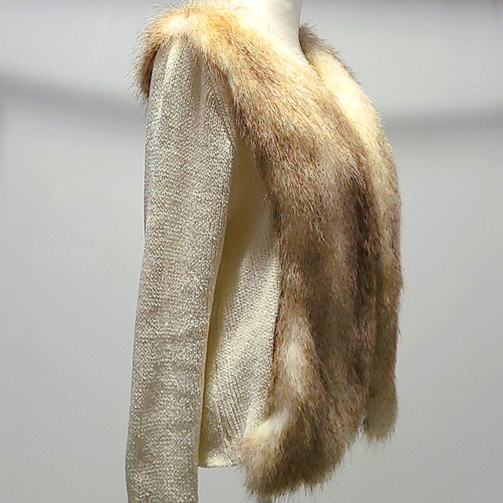 Sweater La Seine faux fur front, brand new but no tags